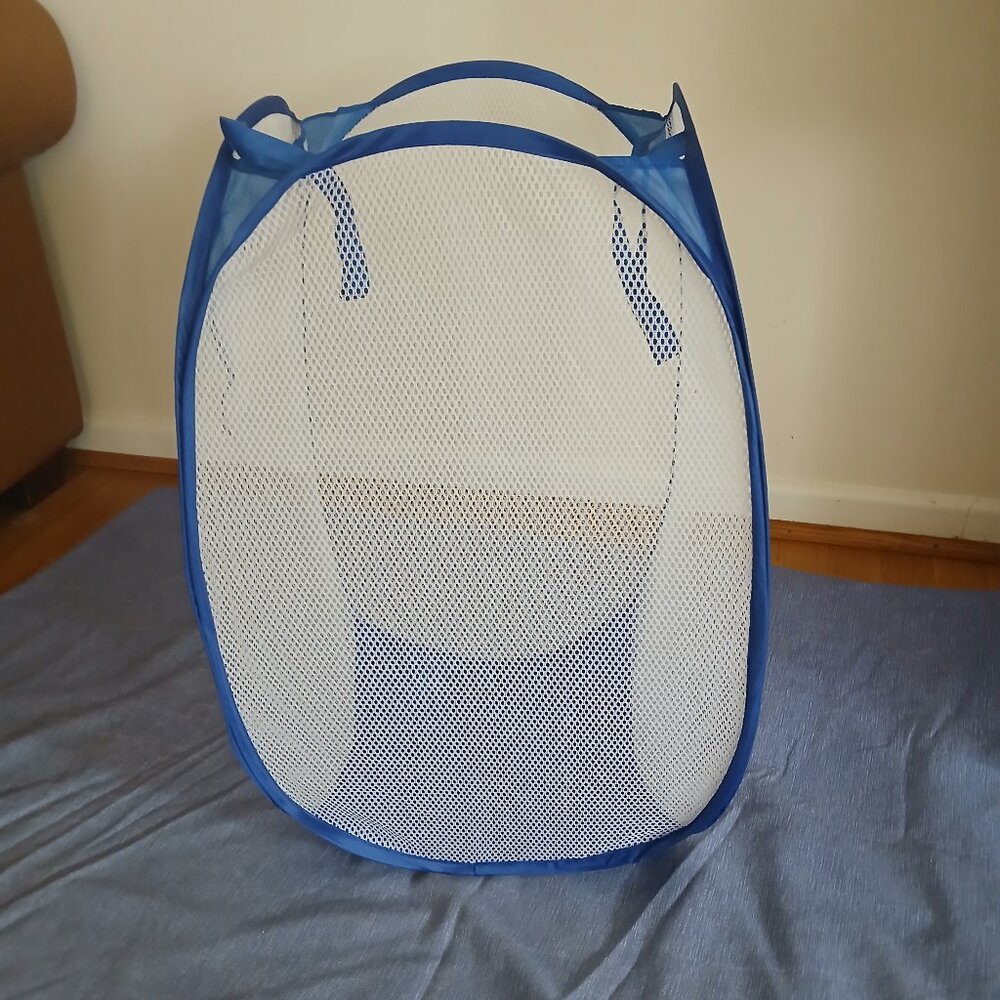 Mesh Pop Up Laundry Hamper Fold able Collapsible Bag for Dorm or Travel